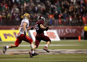 博卡球员抗压选位不佳，空档被放大，博卡vs